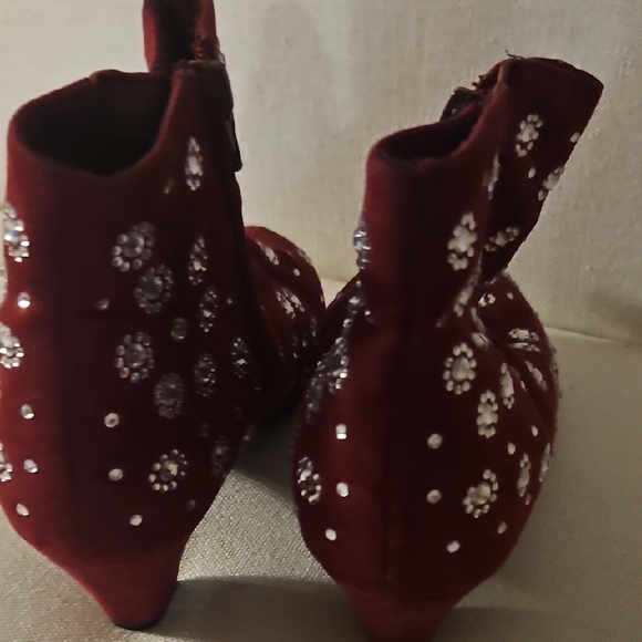 Joan Boyce Silver and Wine Zipper Ankle Booties with Studded Detail - Size 8 - Picture 3 of 8